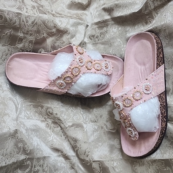 Preloved Embellished Fitflops - Picture 2 of 6